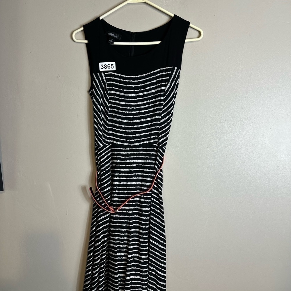 AGB. Dress size 6 15” p2p 37” length 3/4 zip back preowned great condition